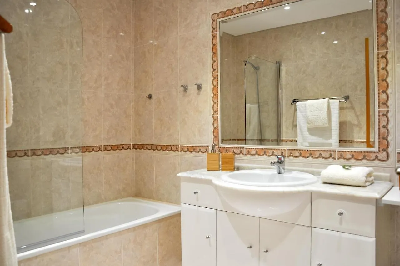 Apartment Lovelystay - 2Br Modern, Pool Access, Close To Marina & Beach Quarteira
