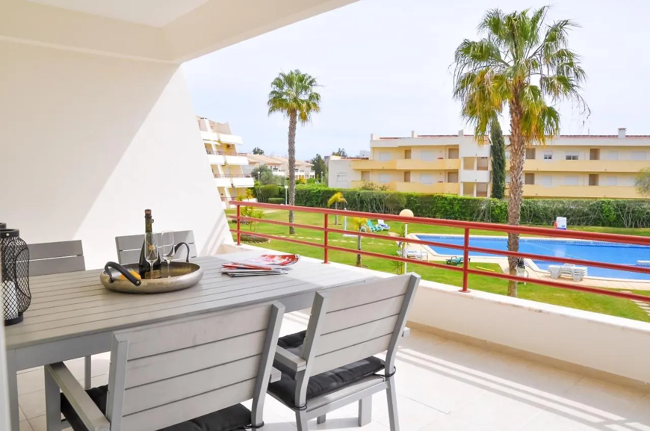 Lovelystay - 2Br Modern, Pool Access, Close To Marina & Beach Quarteira