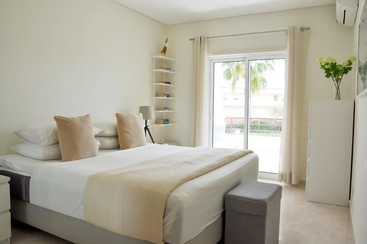 Lovelystay - 2Br Modern, Pool Access, Close To Marina & Beach Quarteira Apartment