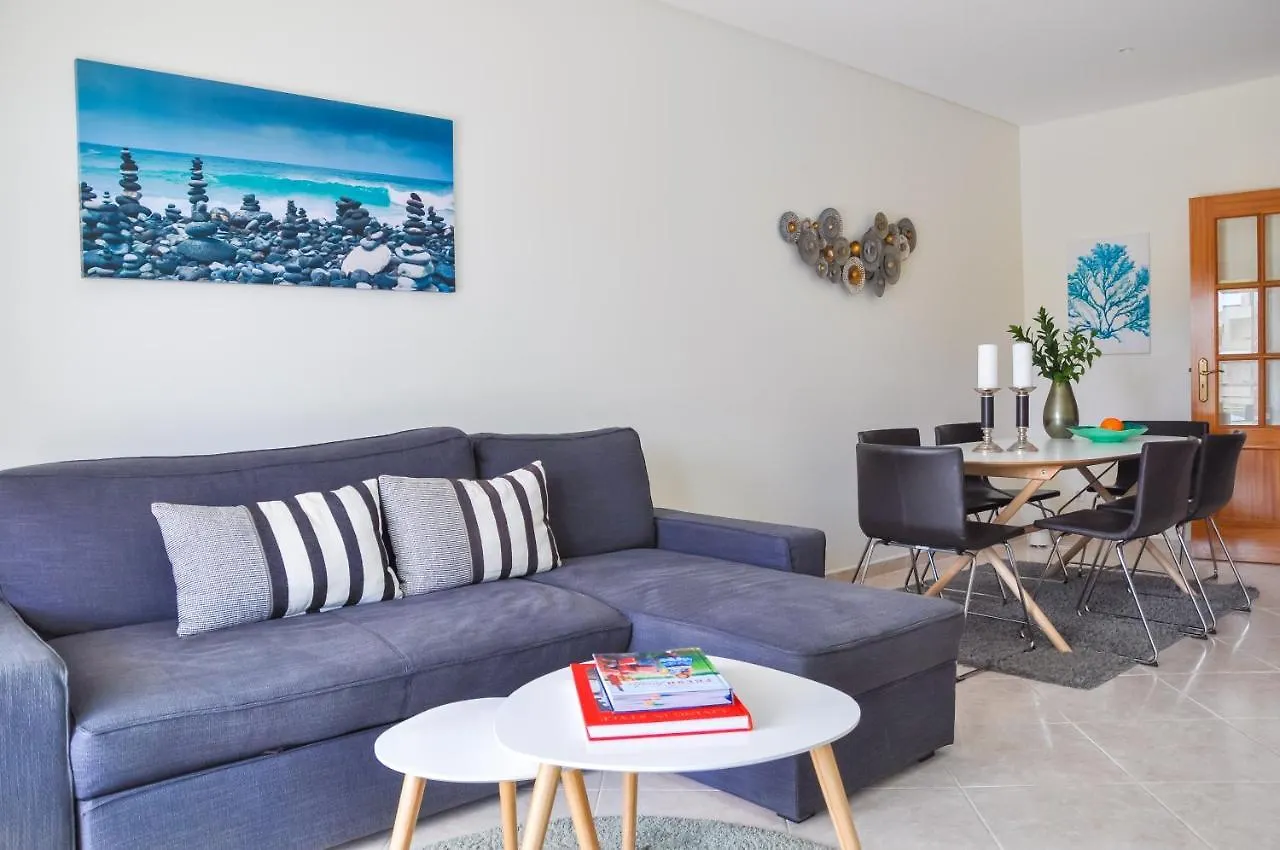 Lovelystay - 2Br Modern, Pool Access, Close To Marina & Beach Quarteira Apartment