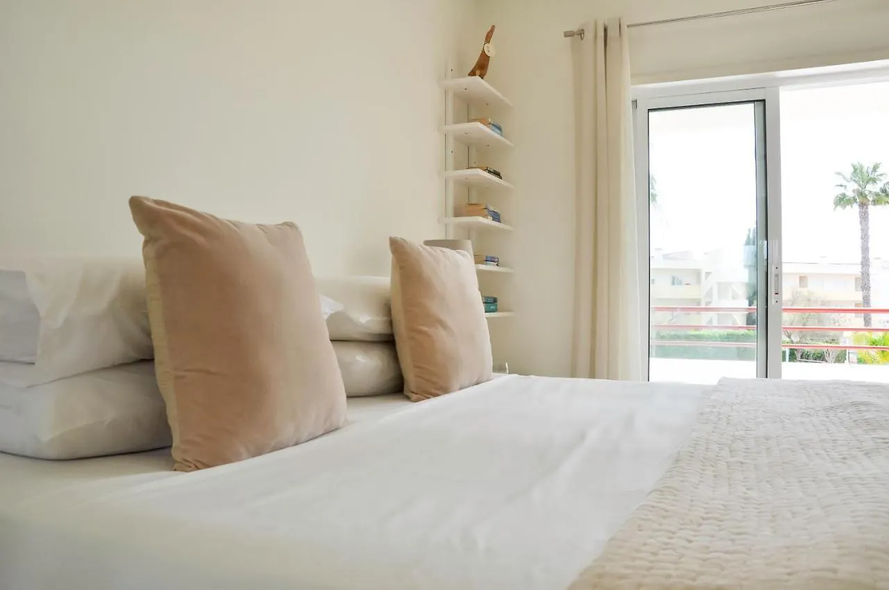 Lovelystay - 2Br Modern, Pool Access, Close To Marina & Beach Quarteira